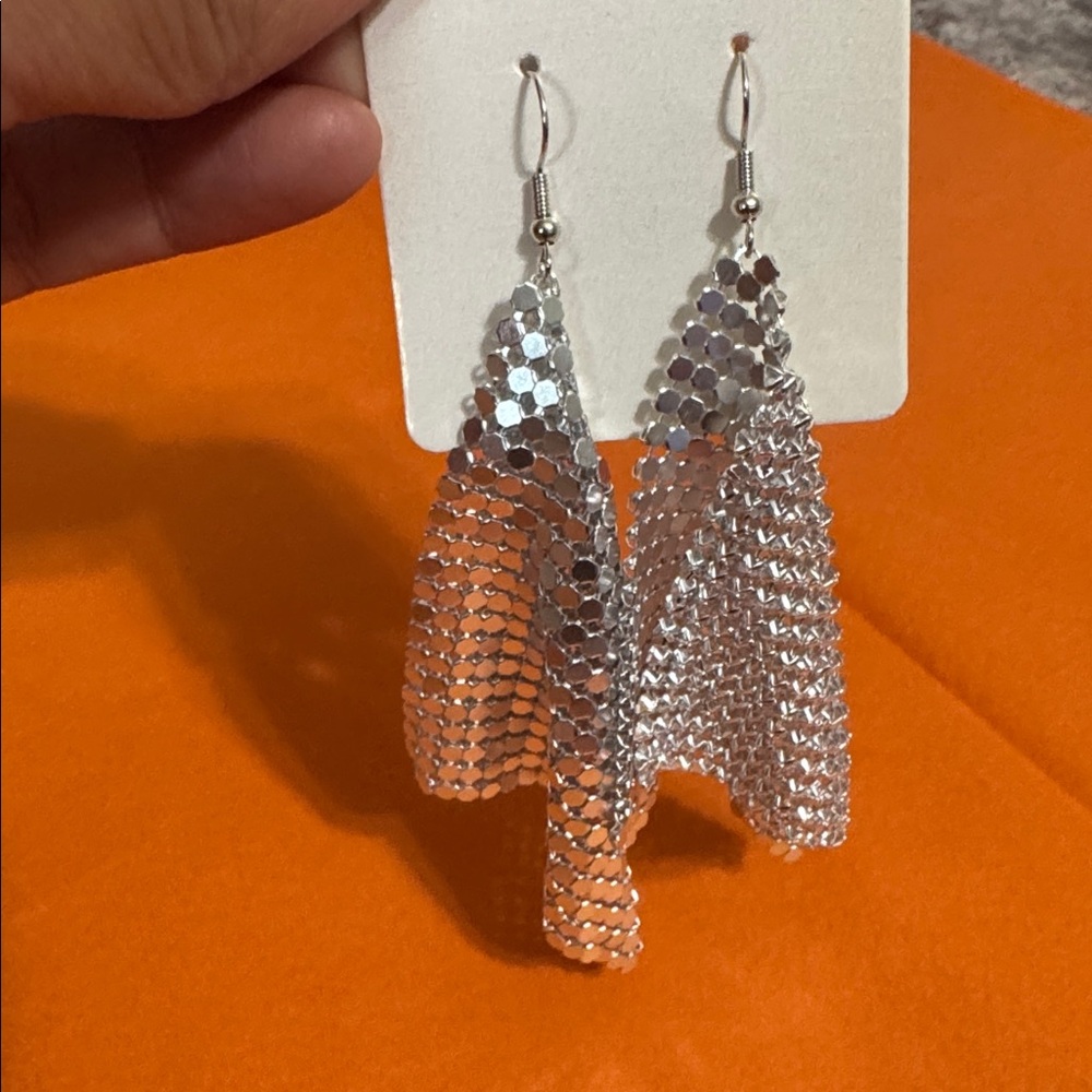 Jewelry - Picture 2 of 2